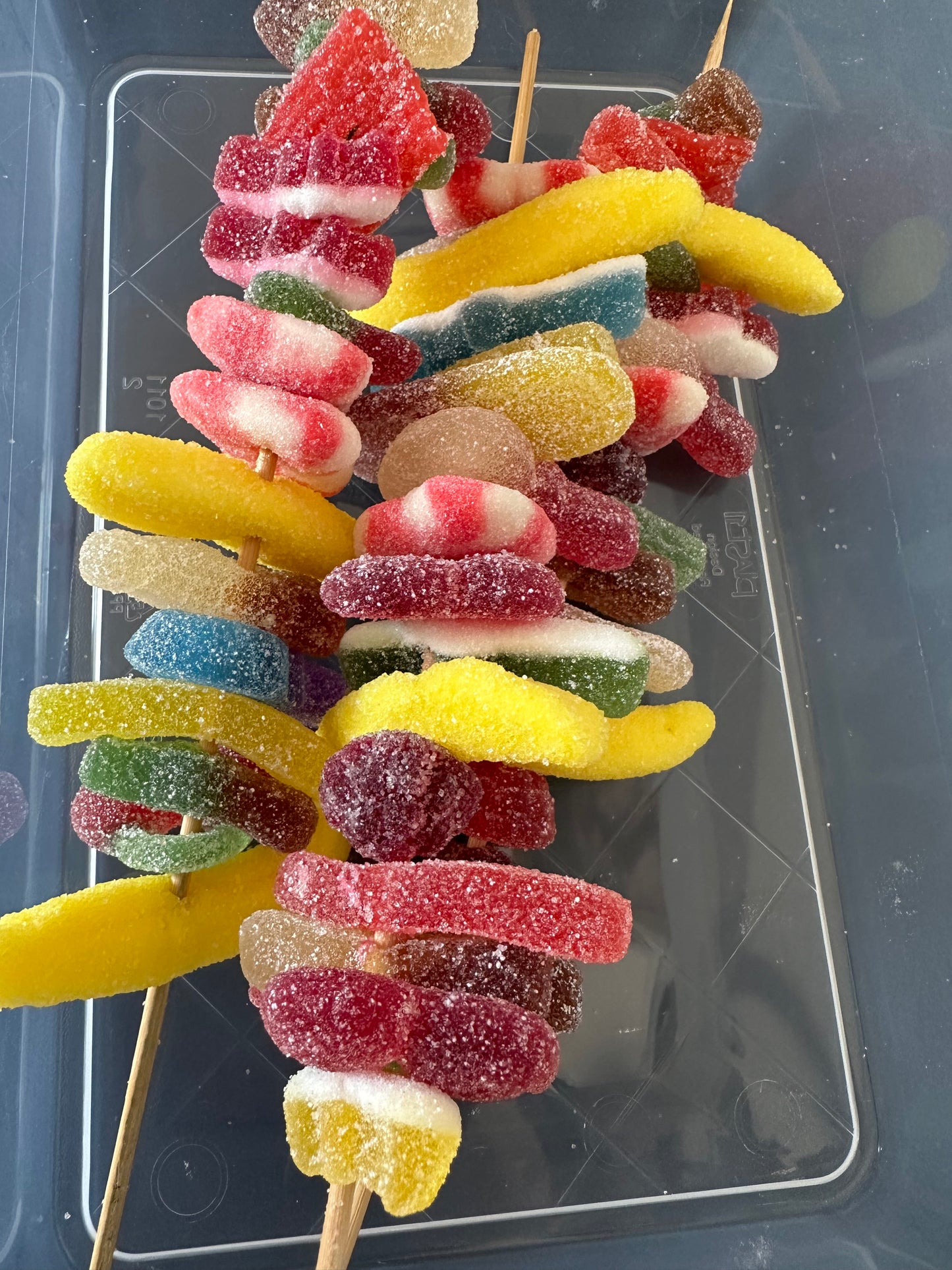 Brochettes de bonbons acidulée